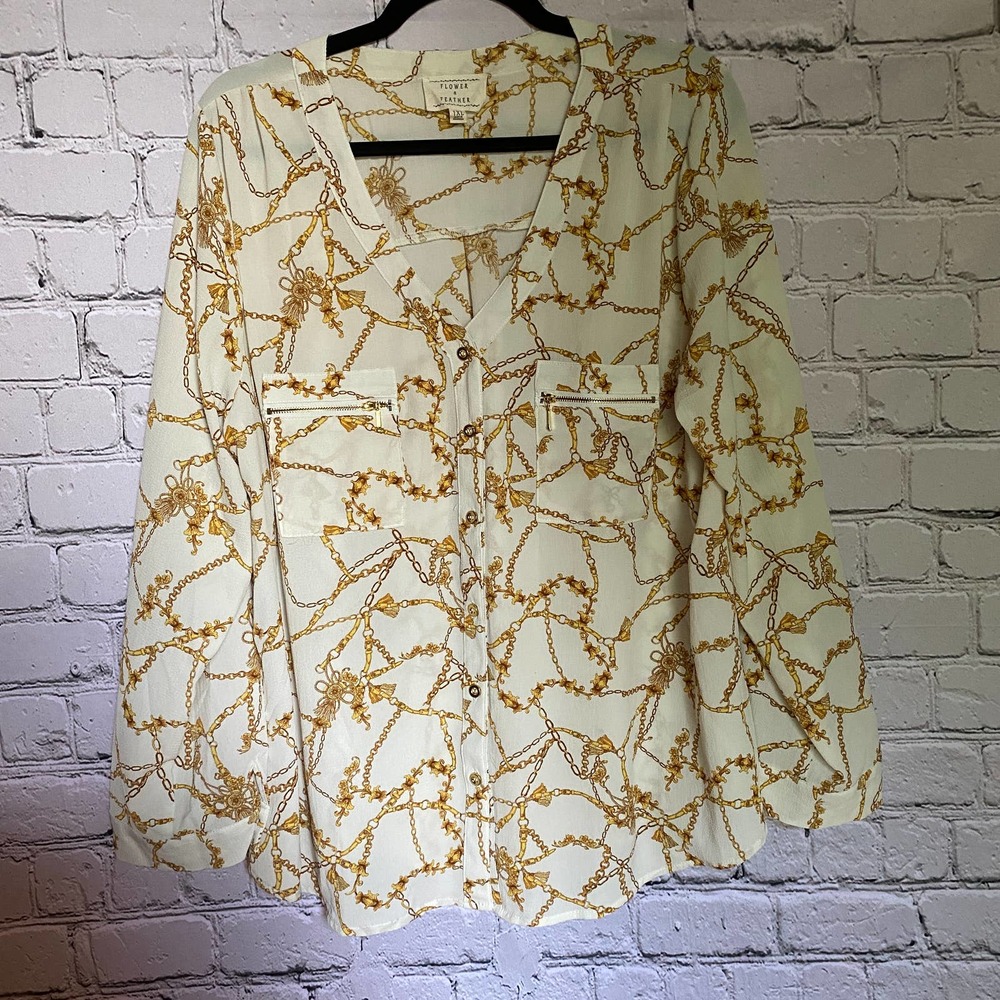3/25 🛒 Flower & Feather Chain Blouse